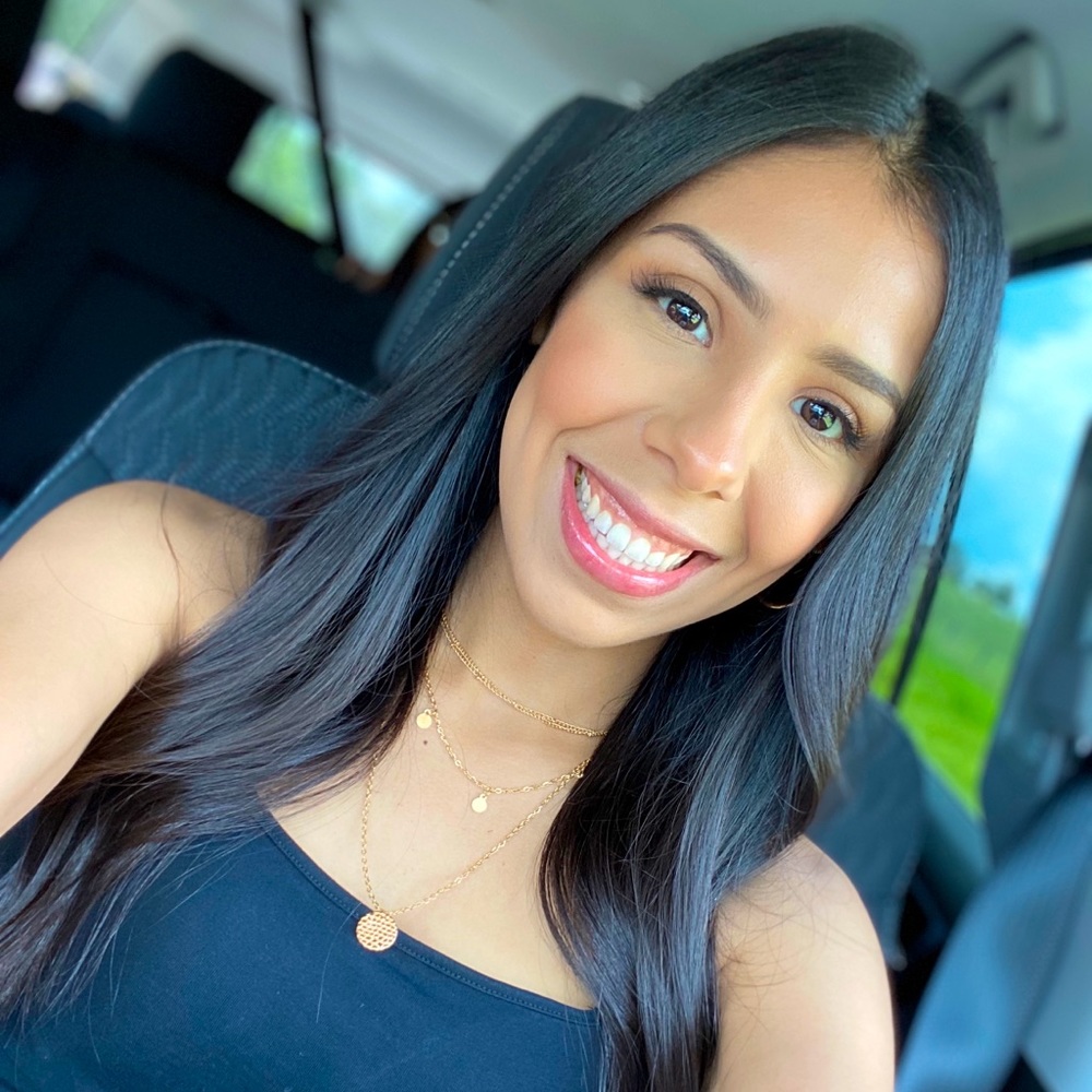 Meet your Posher, Mirtha